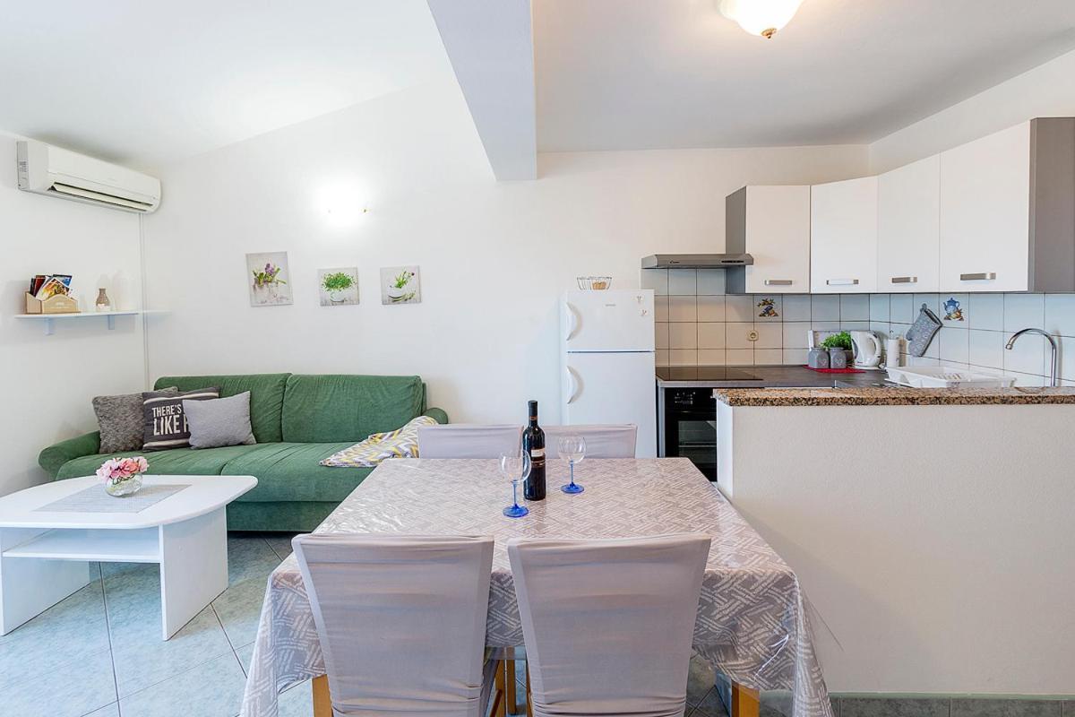 Apartman, Studio And Room Kata Póla Kültér fotó