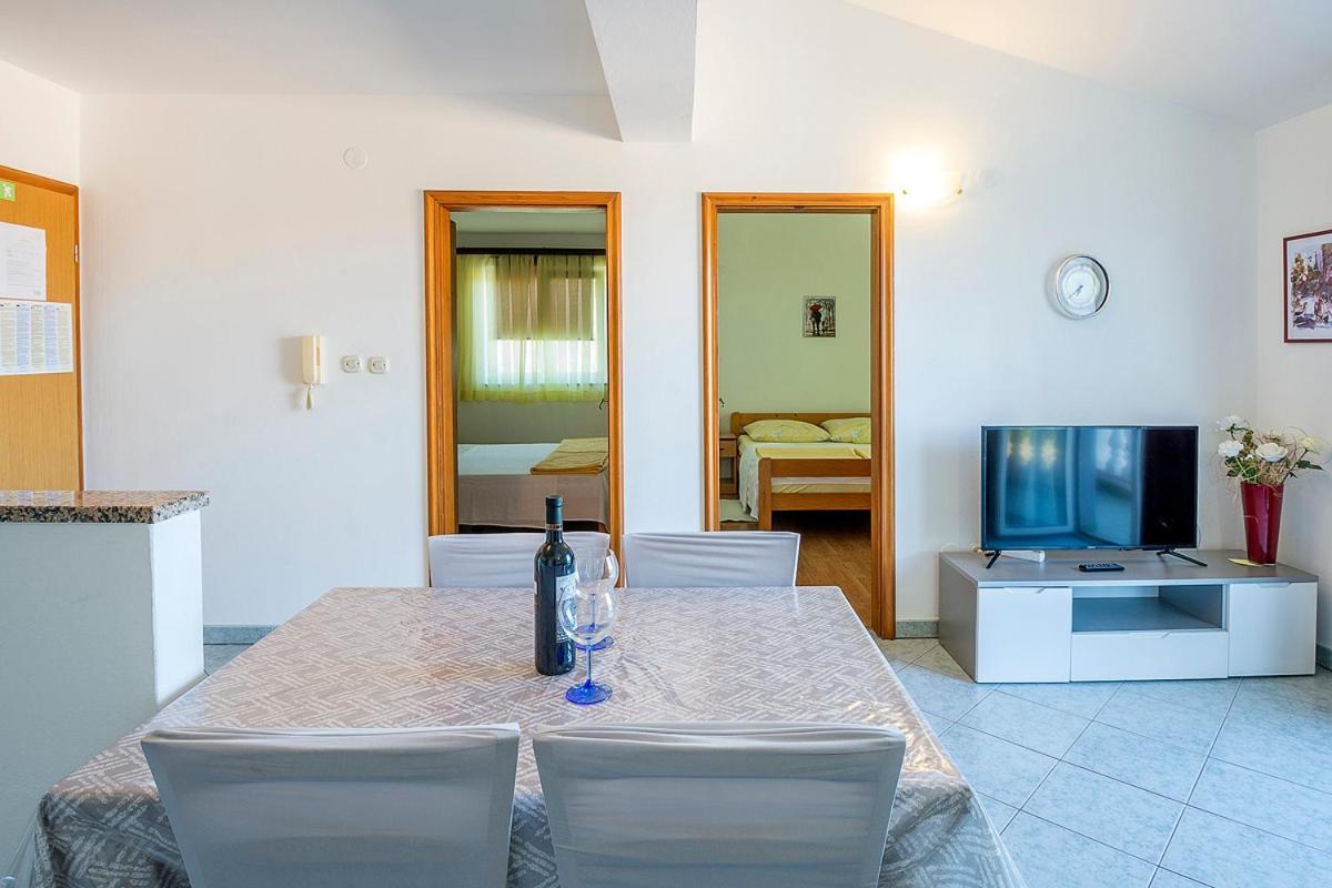 Apartman, Studio And Room Kata Póla Kültér fotó