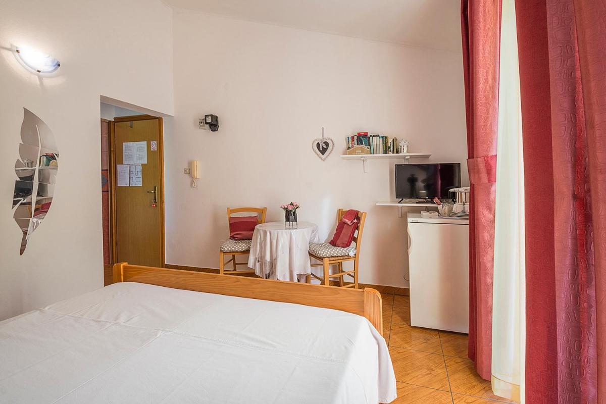 Apartman, Studio And Room Kata Póla Kültér fotó