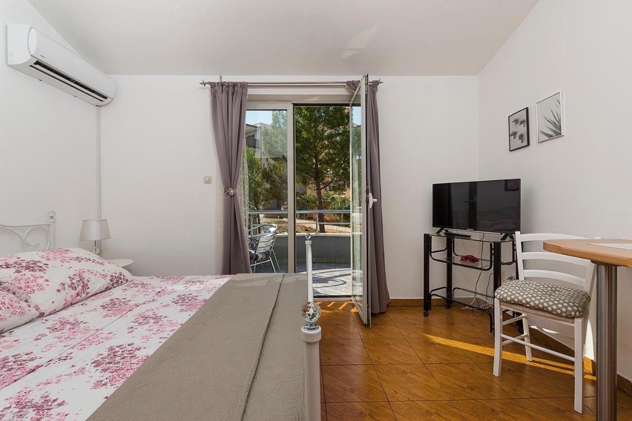 Apartman, Studio And Room Kata Póla Kültér fotó